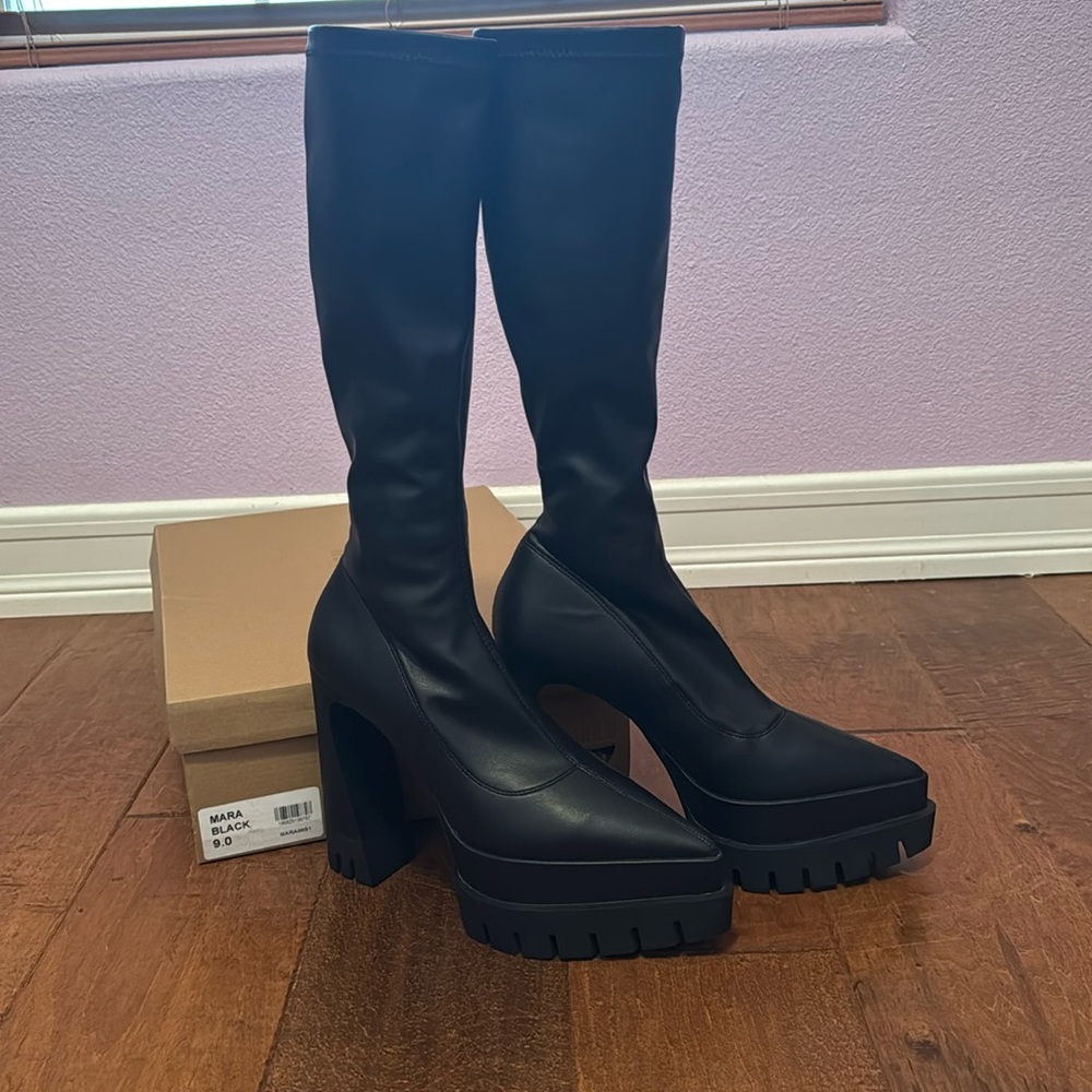 NWOT Steve Madden Mara Boots Black Size 9